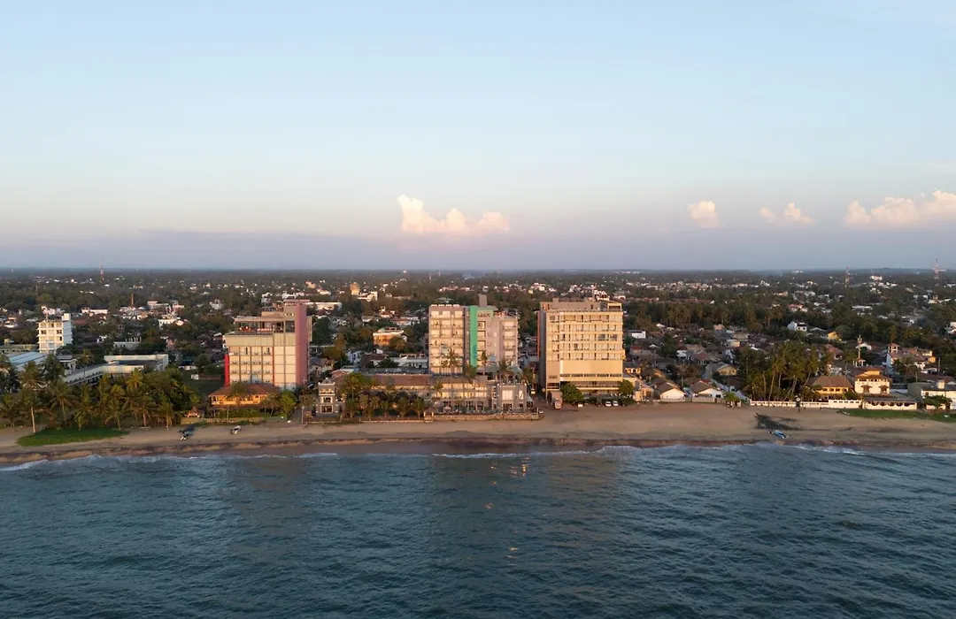 Earl'S Regent Negombo "Golden Shore At Your Door - Find Your Dream Stay"-1